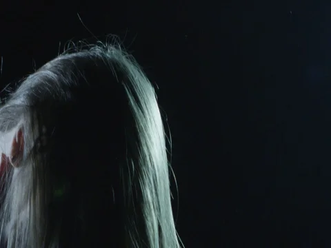 Hair flapping in the wind Vidéo 75285542