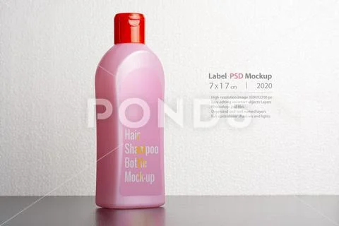 Hair shampoo bottle in front of  light gray background mock-up series PSD-Vorlage