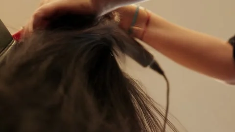 Hair styling Stockbeeldmateriaal 318101100