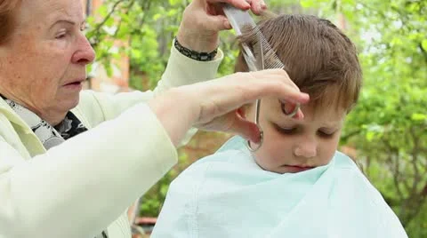 Haircut 스톡 동영상 10970837