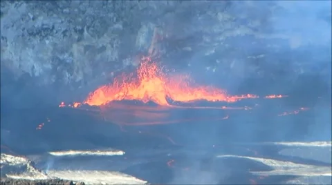 Halemaumau Crater Eruption Stockbeeldmateriaal 52585397