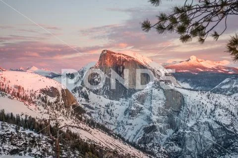 Half Dome in Yosemite during the Winter Stock Photos