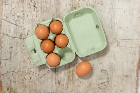 Half a Dozen Eggs and an Egg Carton Foto stock