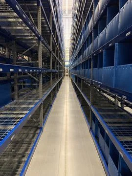 Half Empty Shelves in Warehouse Foto stock