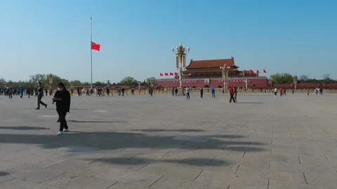 Half flag  tiananmen square During Covid-19 china beijing Vídeos de archivo 130081884
