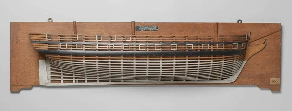 Half Model of a 32-Gun Sloop of War.Polychromed mold model (starboard) of ... Stock Photos