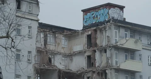 Half ruing building, block of flats Stock-Footage 149495158