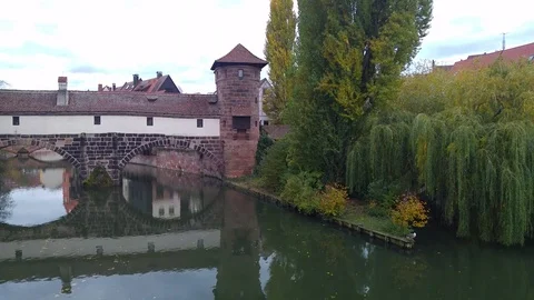 Half timbered house above a river in nuremberg germany(fachwerkhaus) 動画素材 81183899
