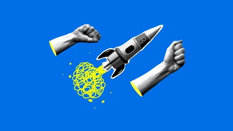 Halftone hands control a rocket. Rocket launch. Business startup concept Stock Footage 333618384
