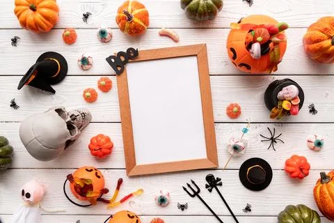 Halloween frame mock up template with candy flat lay Stock-Fotos