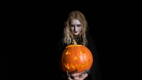 Halloween. The Image Of Young Witch. Vídeos de archivo 117930158
