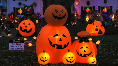 Halloween lighted moving display Stock-Footage 38182540