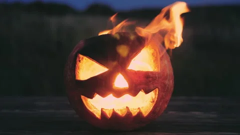 Halloween Pumpkin is on fire 스톡 동영상 140367629
