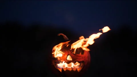 Halloween Pumpkin is on fire 스톡 동영상 140368691