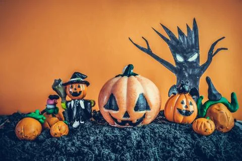 Halloween Pumpkins on soil Foto stock