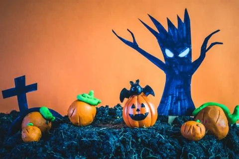 Halloween Pumpkins on soil Foto stock
