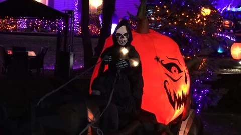 Halloween Skeleton jack o lantern pumpkin display Saugus Mass. Oct. 19 2024 Video stock 289480458