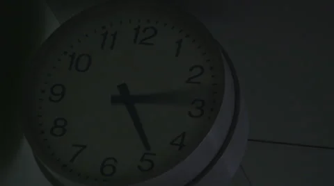 Halloween spooky paranormal activity of a clock spinning Vídeo Stock 42775778