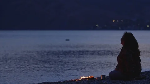 Halted on the beach by the sea by the fire Video stock 126025109