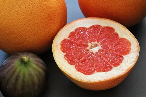 Halved grapefruit Foto stock
