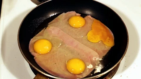 Ham and eggs. 動画素材 70750911