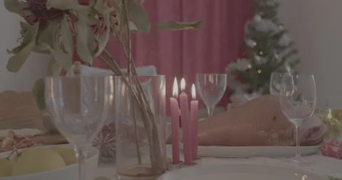 Ham and empty glasses on a table on Christmas Vídeo Stock 221813776