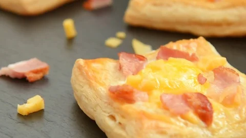 Ham, cheese and egg breakfast mini pies Video stock 70426231