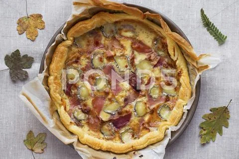 Ham pie with honey and goat's cheese Stock Photos