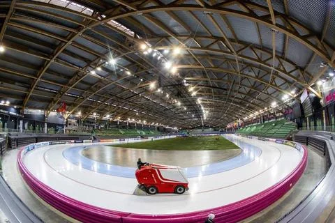 HAMAR - A mopping machine takes care of the ice floor during a training in... Stock Photos
