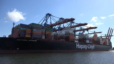Hamburg Container Harbour - boat shot Stockbeeldmateriaal 109328811