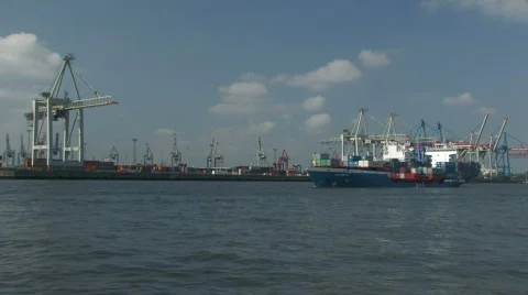 Hamburg harbour activityur Stock Footage