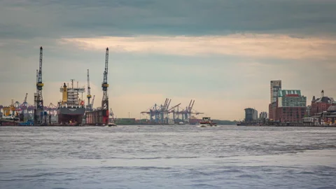 Hamburg harbour sunset Vídeo Stock 166556501
