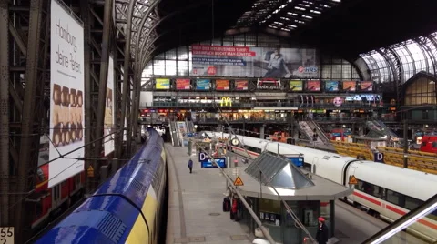 Hamburg HBF Stock Footage 39992431