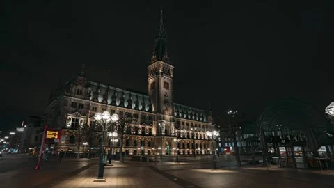 Hamburg Hyperlapse Featuring Night City Architecture and Street Lighting 库存影片 331104154