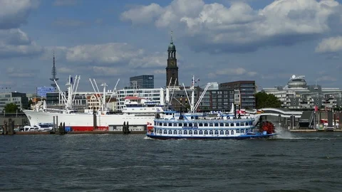 Hamburg with paddle steamer Video stock 99775967