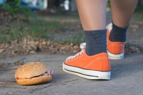 Hamburger and jogging Stock-Fotos