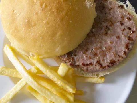 Hamburger with chips Stock-Fotos