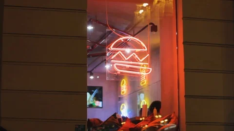 Hamburger neon showcase. cafe window. sign on the wall.sign design 스톡 동영상 119794884