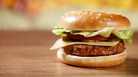 Hamburger on the table 動画素材 82930422