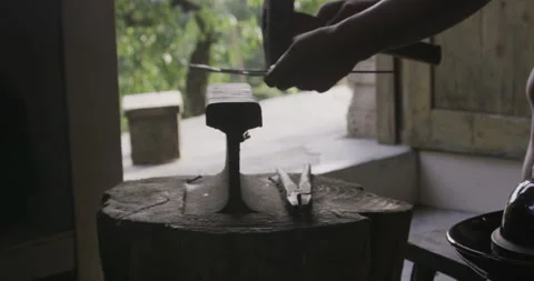 Hammer on answer downwards backshadding Stock Footage 141361867