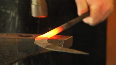 Hammer on hot metal Video stock 25842097