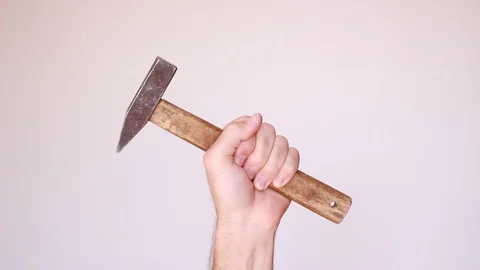Hammer in master's hand overhead Vídeo Stock 95031617