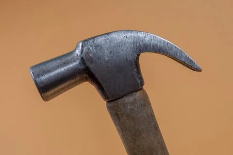 Hammer to remove and insert nails Foto stock
