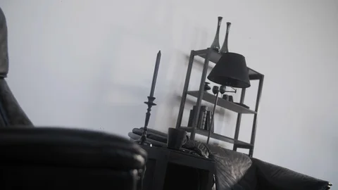 Hammer smashes table in slowmotion Video stock 113139966