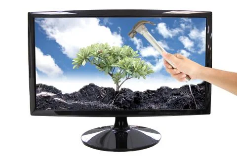 Hammer to strike the tree in computer screen. Stockfoto's