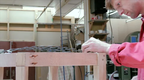 Hammering Wood 스톡 동영상 40325919