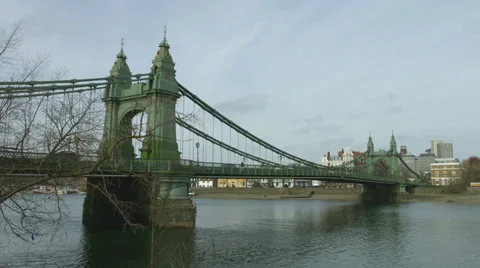 Hammersmith Bridge wide shot Vidéo 37068903
