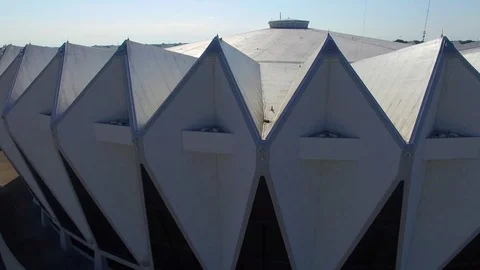 Hampton Coliseum Virginia architecture columns aerial drone Vídeo Stock 77072312