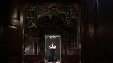 HAMPTON COURT PALACE Stock Footage 135539819