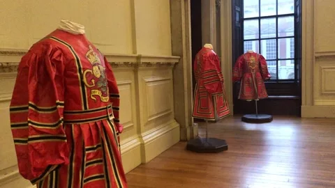 HAMPTON COURT PALACE Stock Footage 135539876